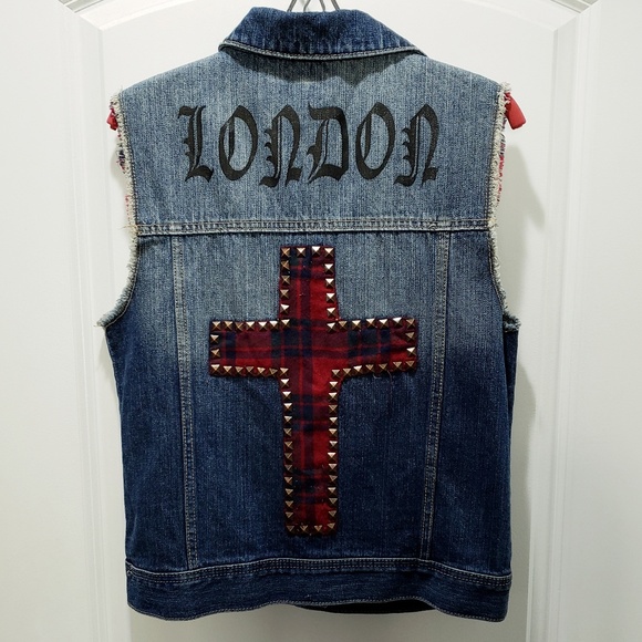 Forever 21 Jackets & Blazers - Forever 21 Distressed Studded Denim Vest S